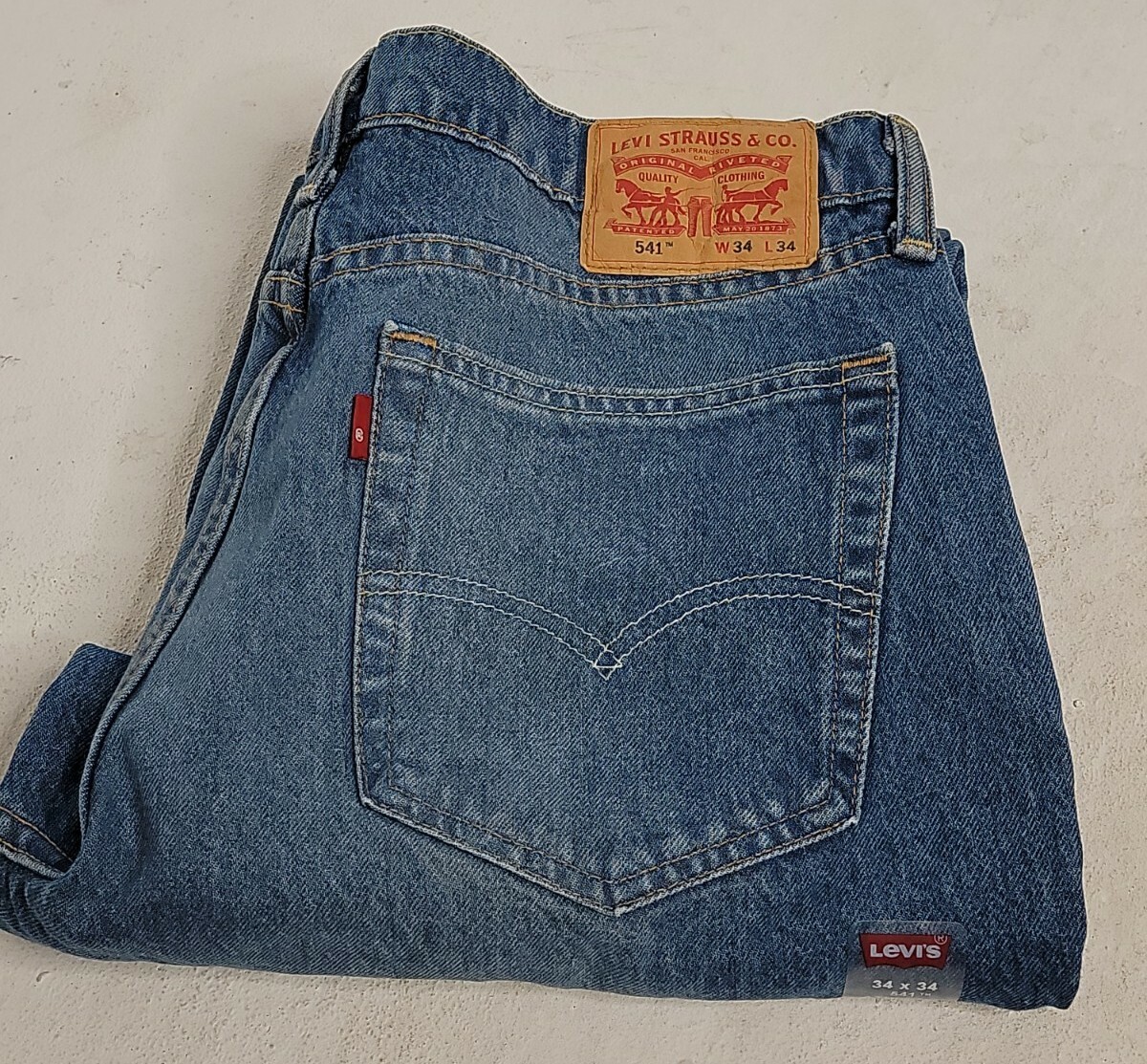 Джинсы Levi's 541 Athletic Taper Jeans 