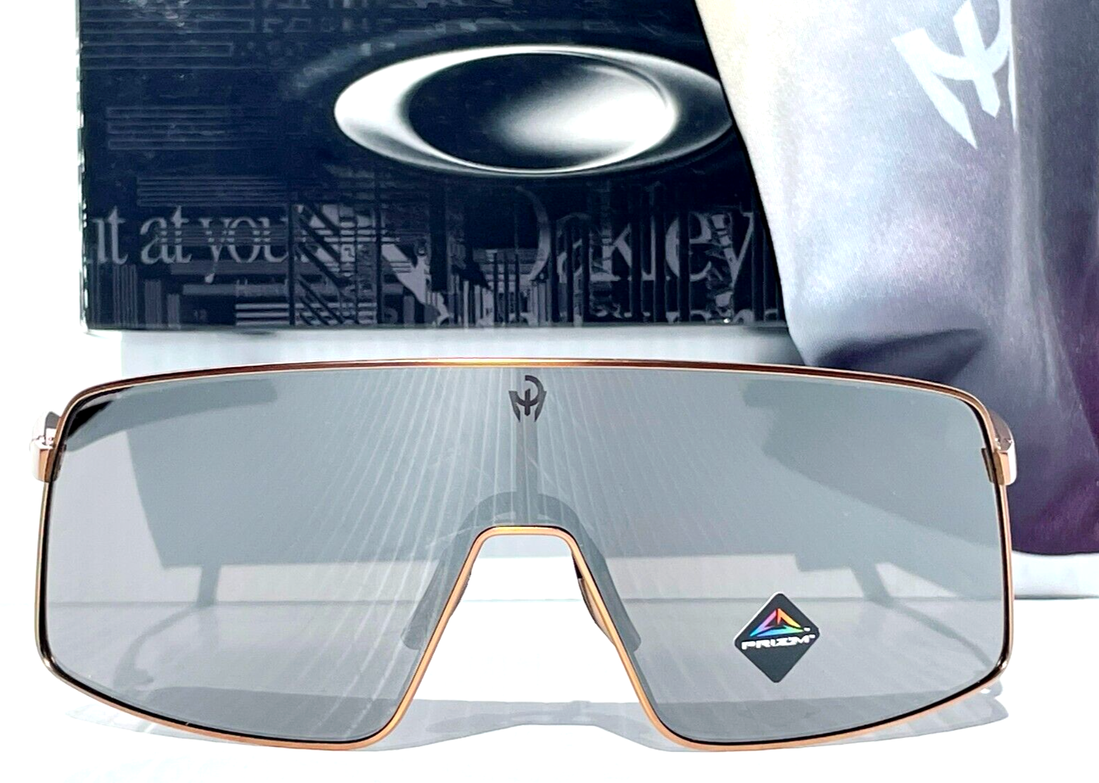 Pre-owned Oakley Sutro Ti Mahomes Matte Gold Prizm Black Lens Sunglass 6013-05
