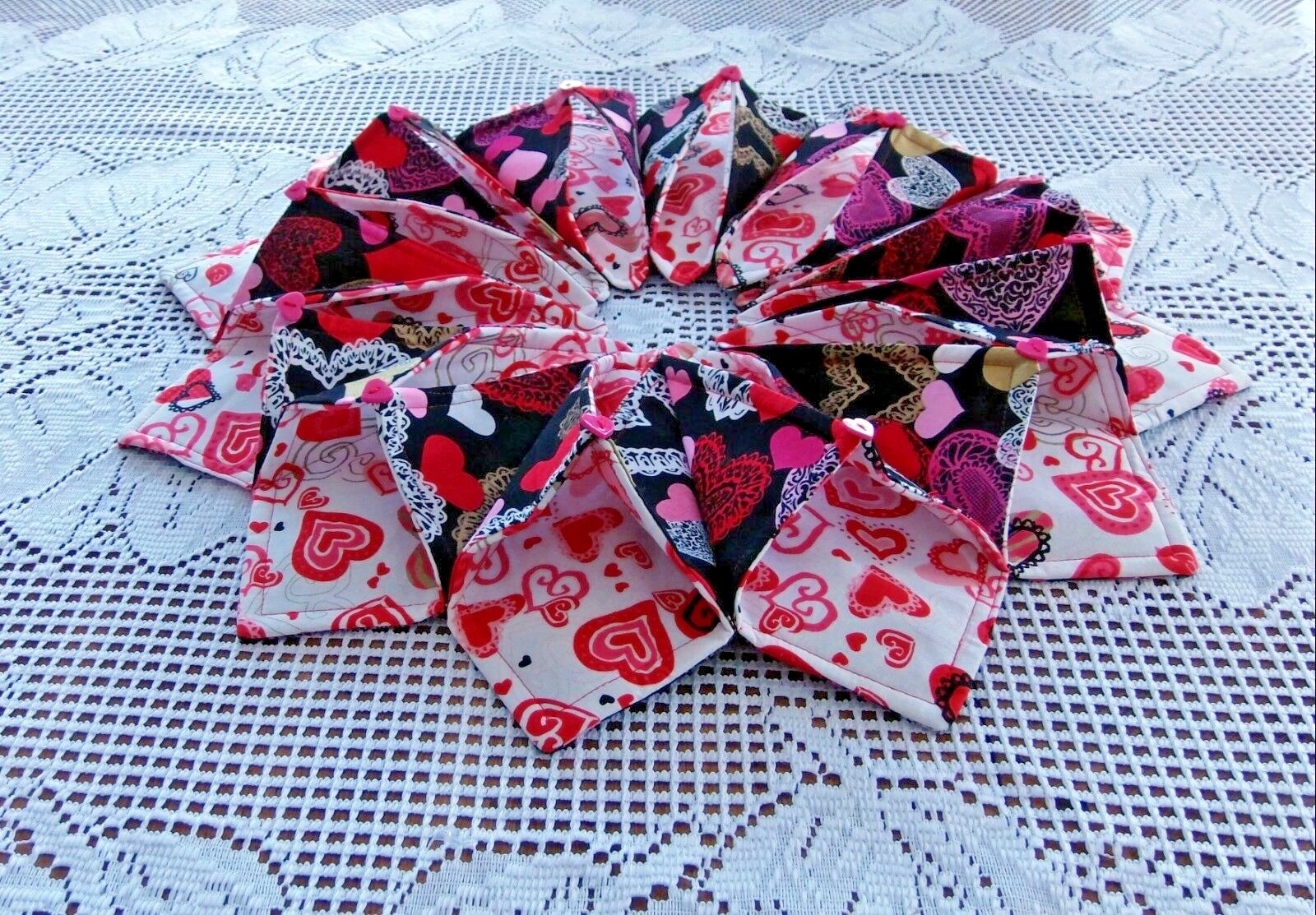 * Valentines Day Handmade Table Centrepiece Quilt 19