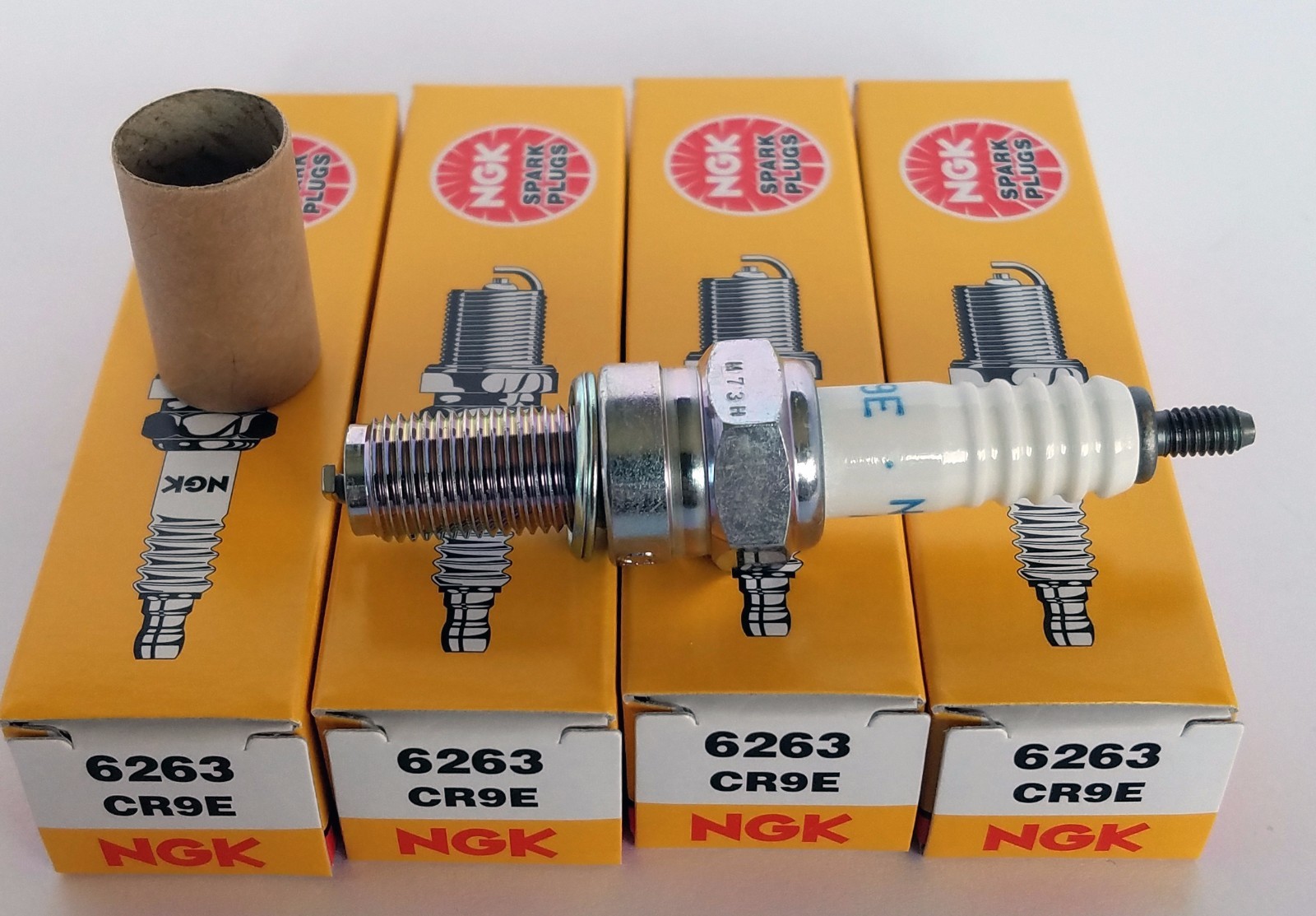 Свеча NGK cr9e