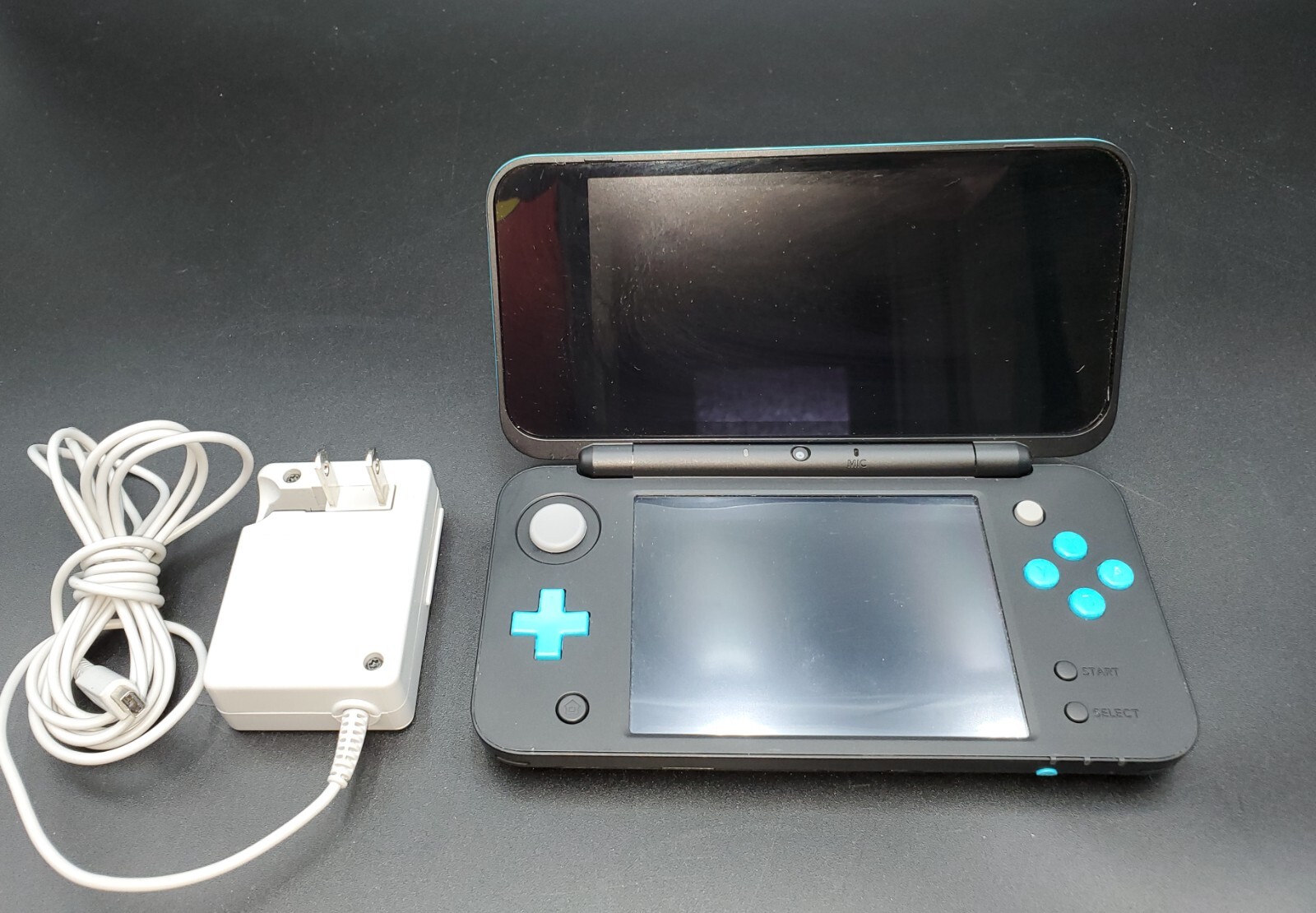 NINTENDO 3DS/2DS XL JAN-001 CONSOLE BLACK & TURQUOISE 4GB NINTENDO 3DS/2DS XL JAN-001 CONSOLE BLACK & TURQUOISE 4GB