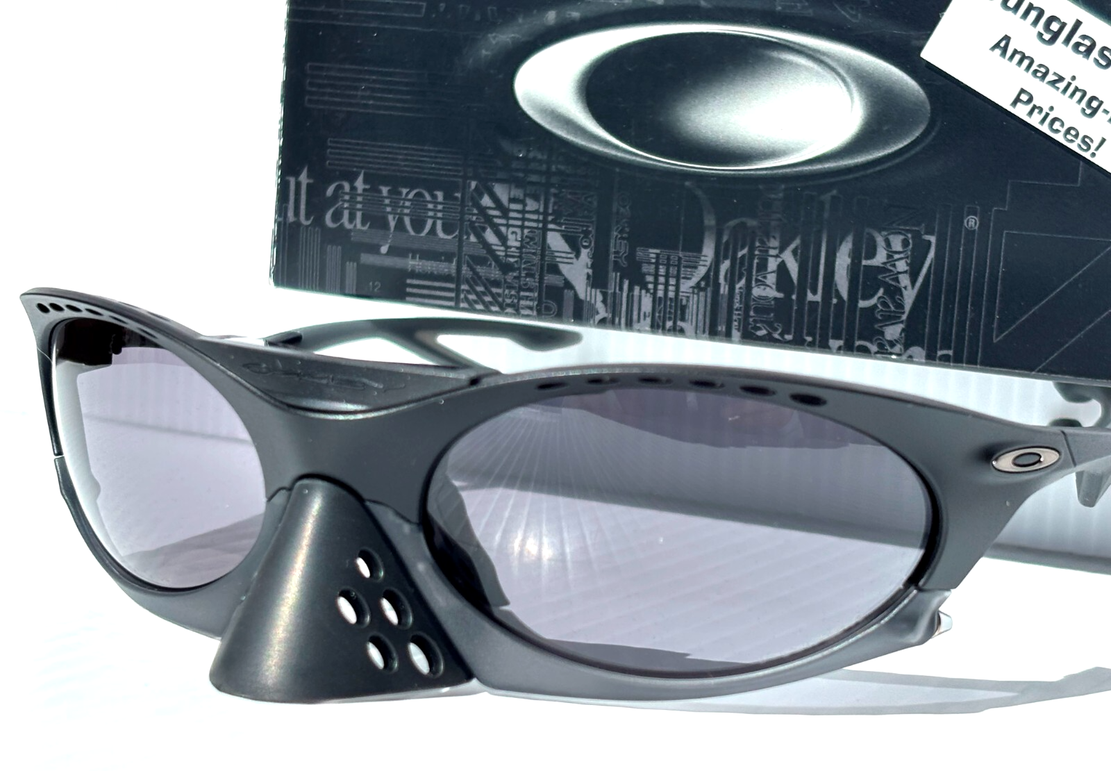 OAKLEY OO9437-01 サングラス プランタリストラヴィス着用 OAKLEY 未使用 OO9437-01 サングラス プランタリストラヴィス