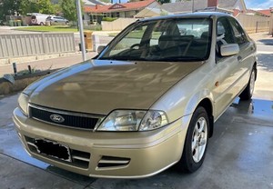 Ford laser 2001