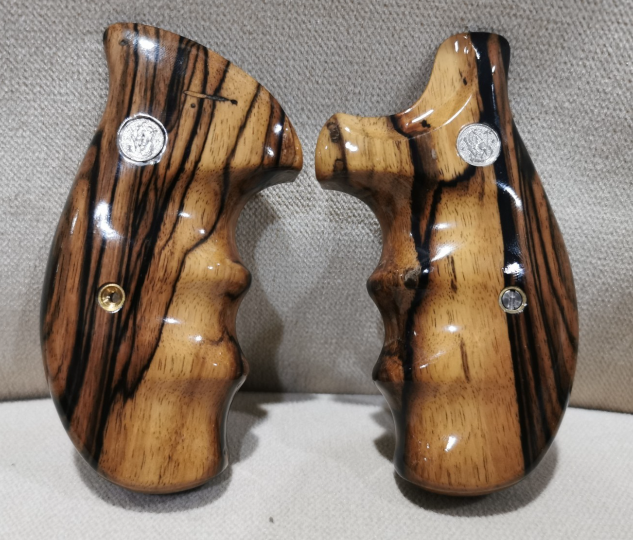 NEW COMBAT GRIPS FOR S&W MOD 66 686 696 617 K, L FRAME ROUND