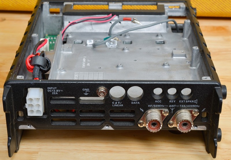 YAESU FT-897D PARTS FINAL PA UNIT WITH CASE/HEAT SINK, FANS RF