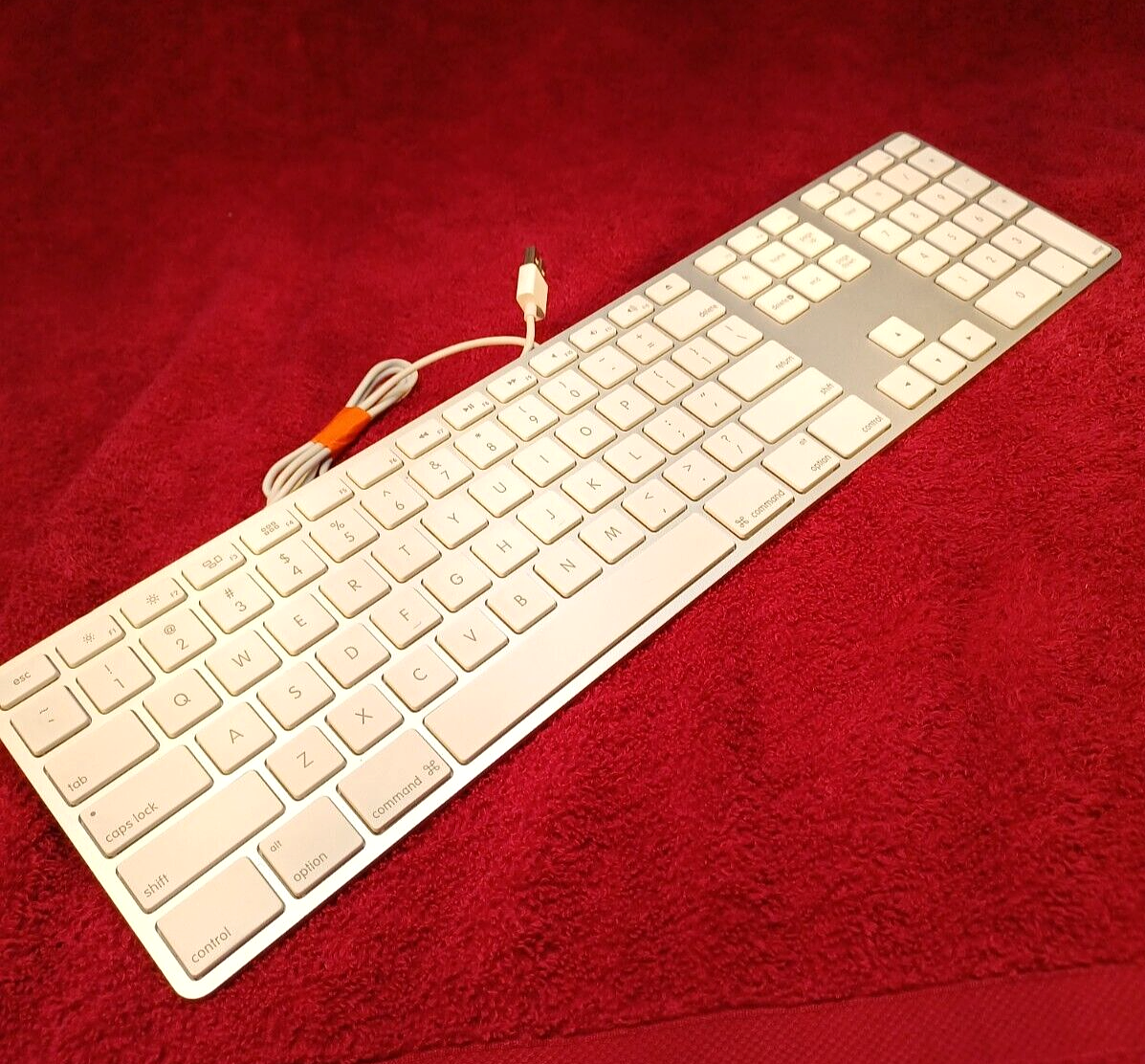 Genuine Apple A1243 Wired Mac Standard USB Keyboard w/ Numeric Keypad - Warranty