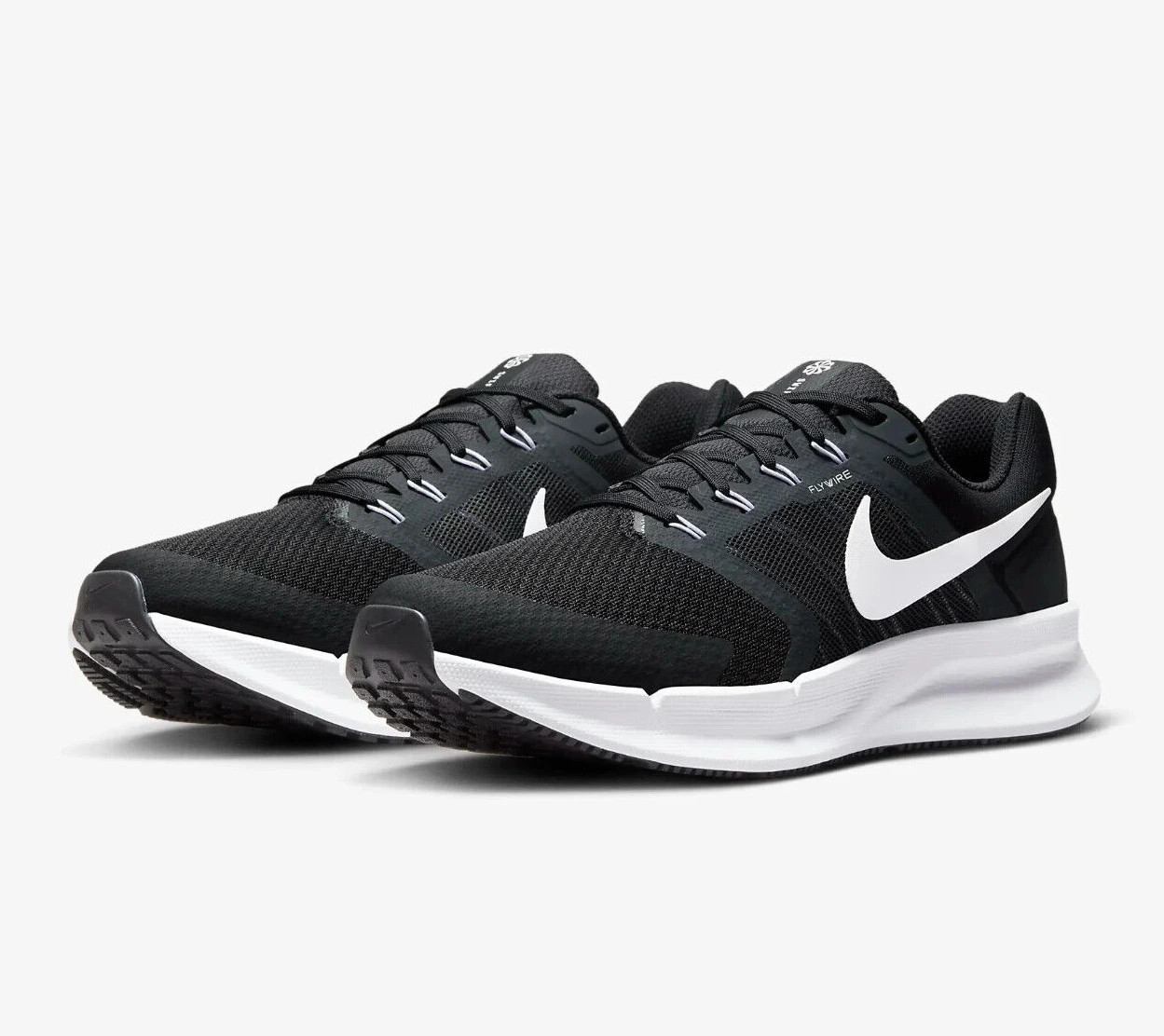 ◆正規品◆NIKE RUN SWIFT 3 WHITE(W)◆関税/送料込◆男女共用◆ Nike Run Swift 3 Running Shoe - Women's - Free Shipping | DSW
