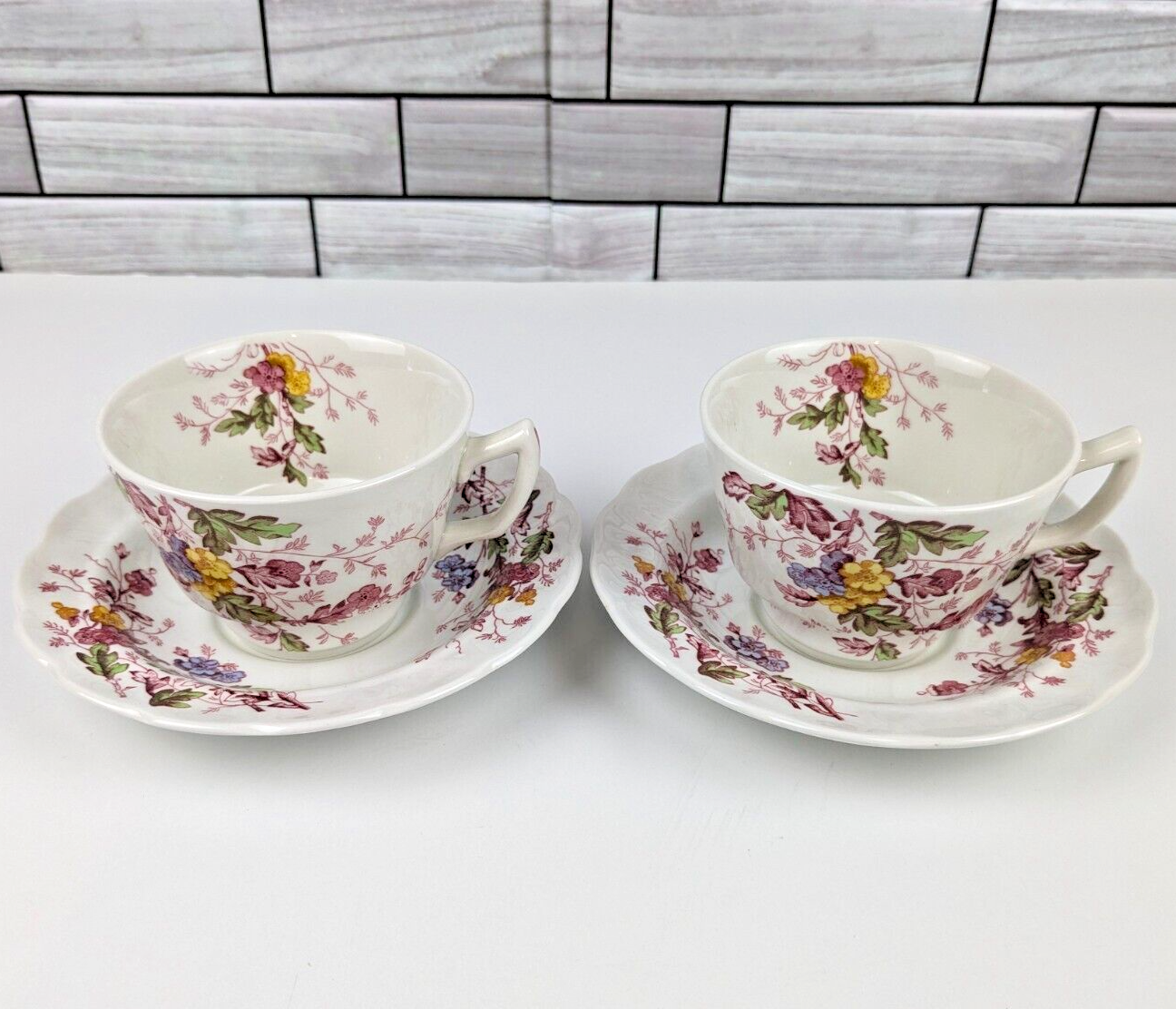 Lot (2) Ridgway 'English Garden' Tea Cup & Scalloped Saucer