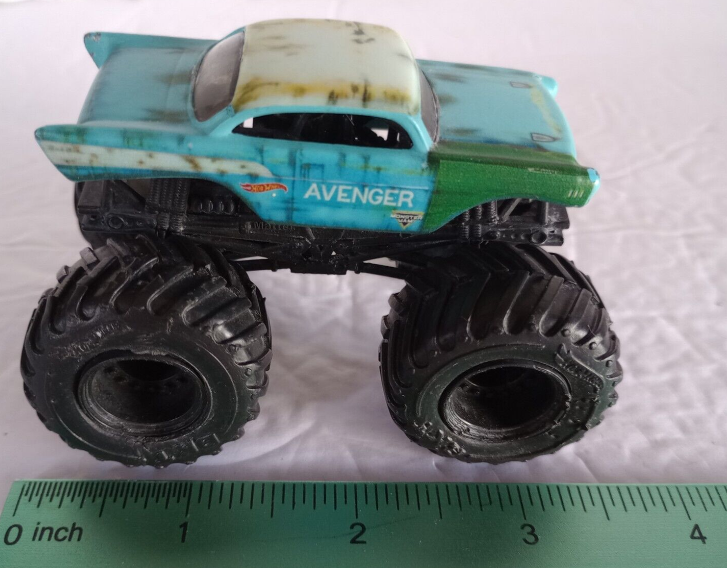 Avenger Monster Jam '57 Chevy 4x4 Car Truck Hot Wheels Blue