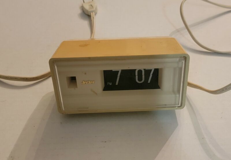 Vintage 1970s JetSet Flip Alarm Clock Model 3700 Works Great Jet Set