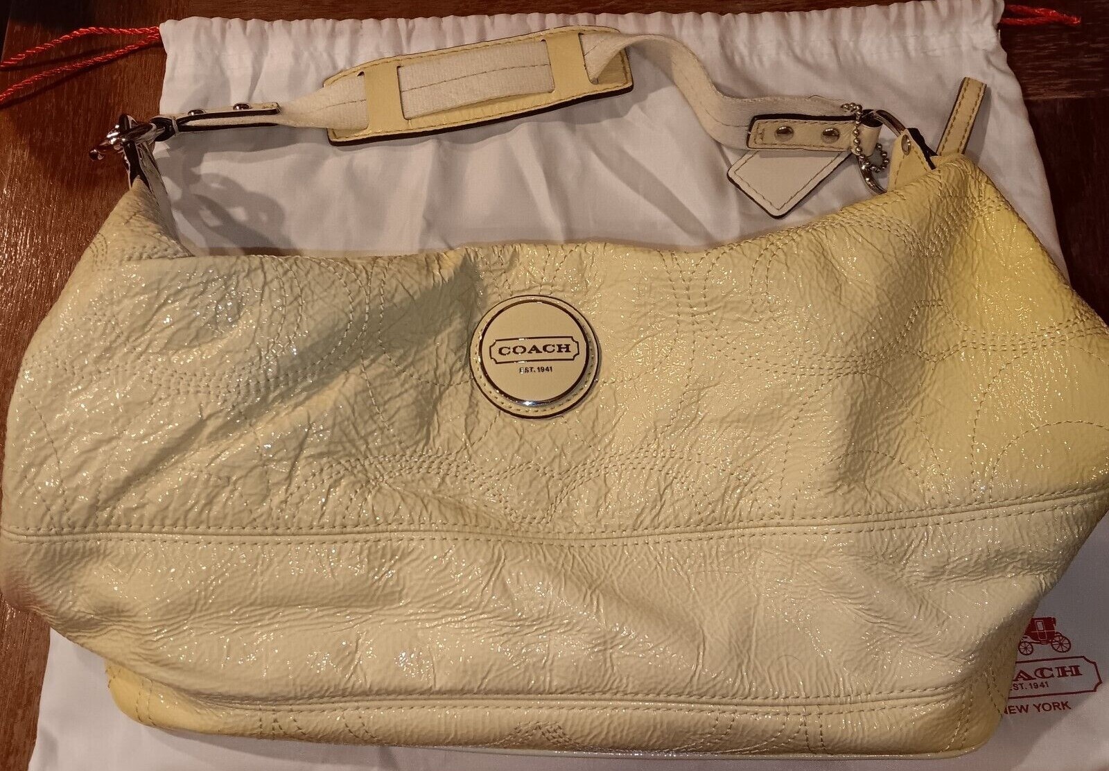 Coach Signature Stitch Hobo One Shoulder Bag Off-White