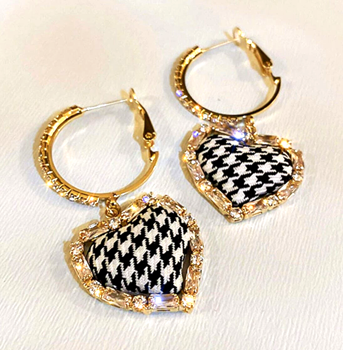 Classy HOUNDSTOOTH Black White HEART Rhinestone Betsey Johnson Dangle Earrings