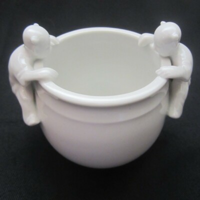 Metropolitan Museum Art Mini White Porcelain Bowl Imps Demons Hanging on Edge 3''