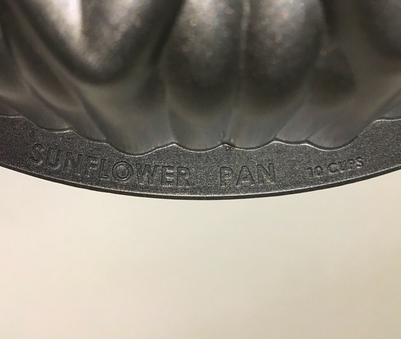 Nordic Ware Pro Cast Aluminum 'Sunflower' Bundt Brand Cake Pan Mold Non Stick