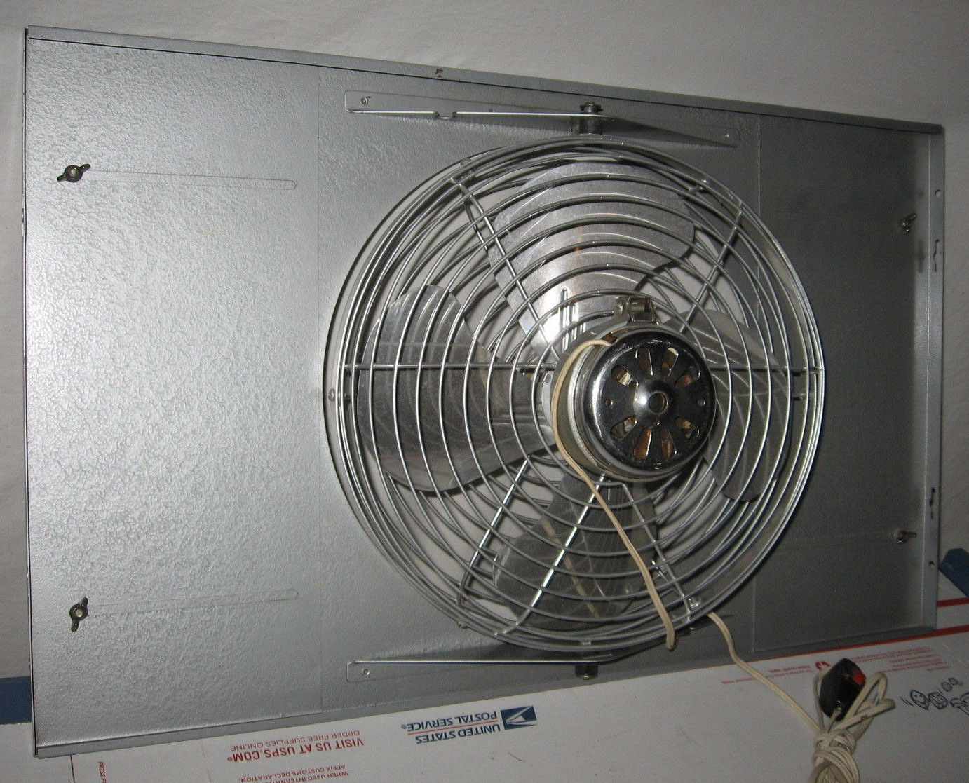 Vintage Art Deco Handy Breeze Window Fan 12