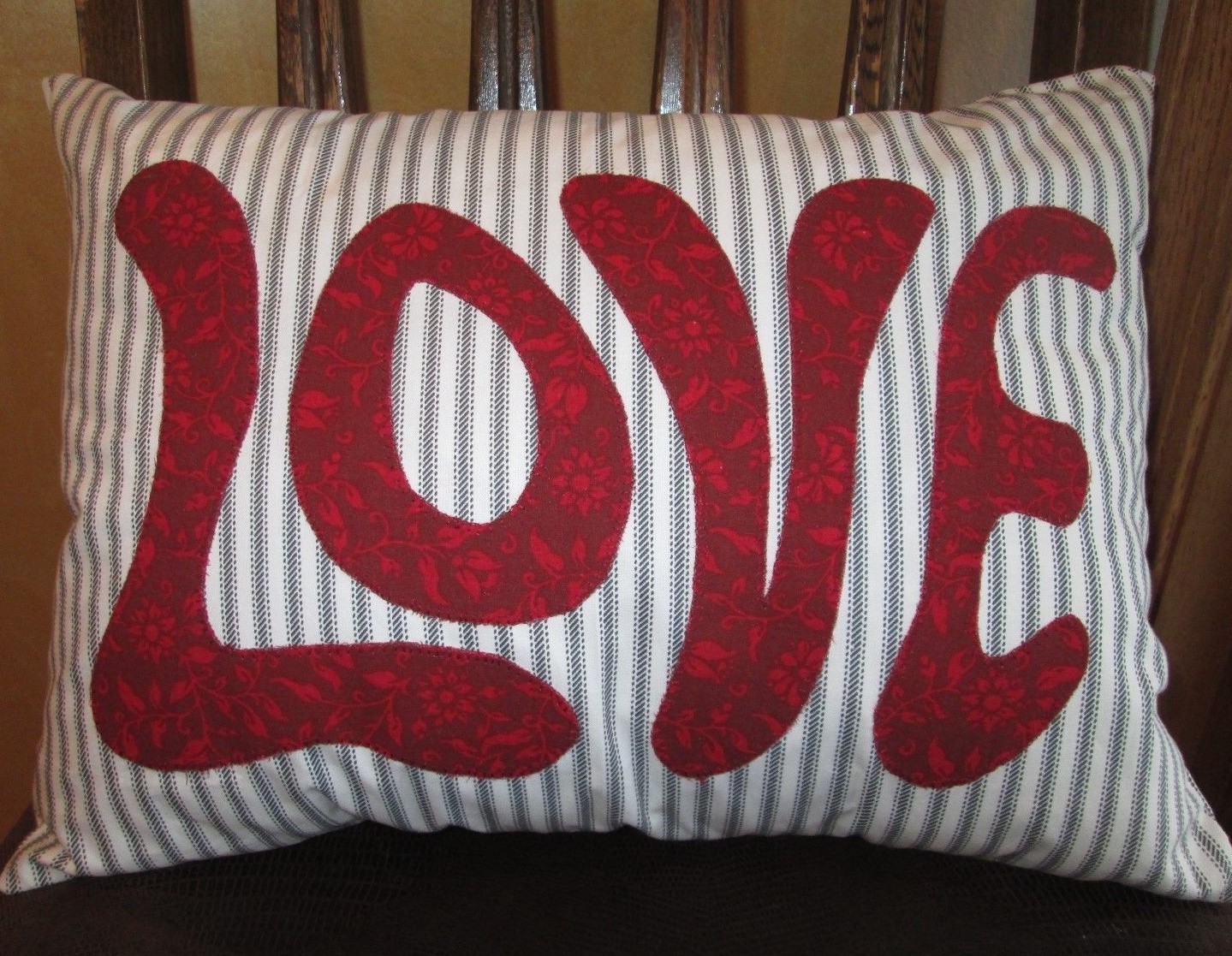 Valentine's Day Appliqued LOVE Throw Pillow ...Complete Pillow w/ insert...