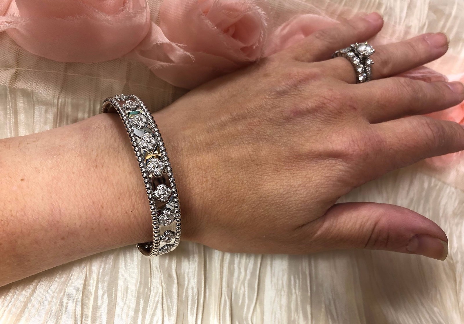 Clover Bangle Bracelet Alhambra 18k Gold Diamond  - Designer Style-