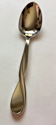 Aquarius Teaspoon Oneida Glossy Stainless Heirloom USA Flatware Excellent  6 1/8