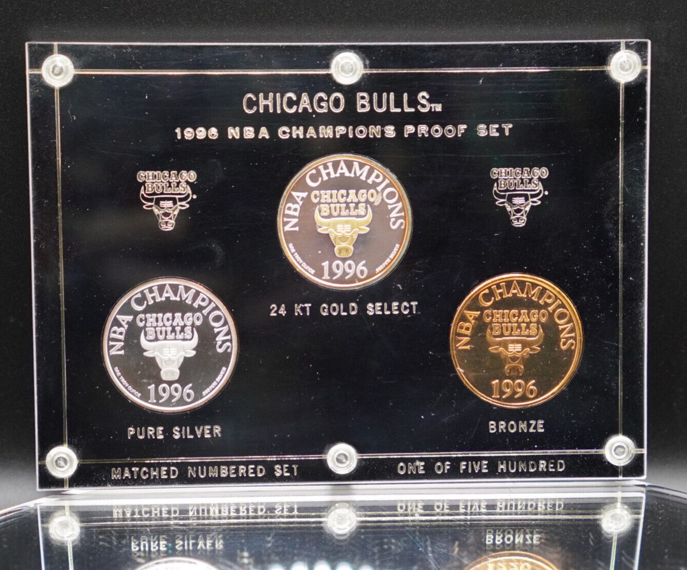 1996 Chicago Bulls Serial #137 Basketball 3 round set 999 1996 Chicago Bulls Serial #137 Basketball 3 round set 999