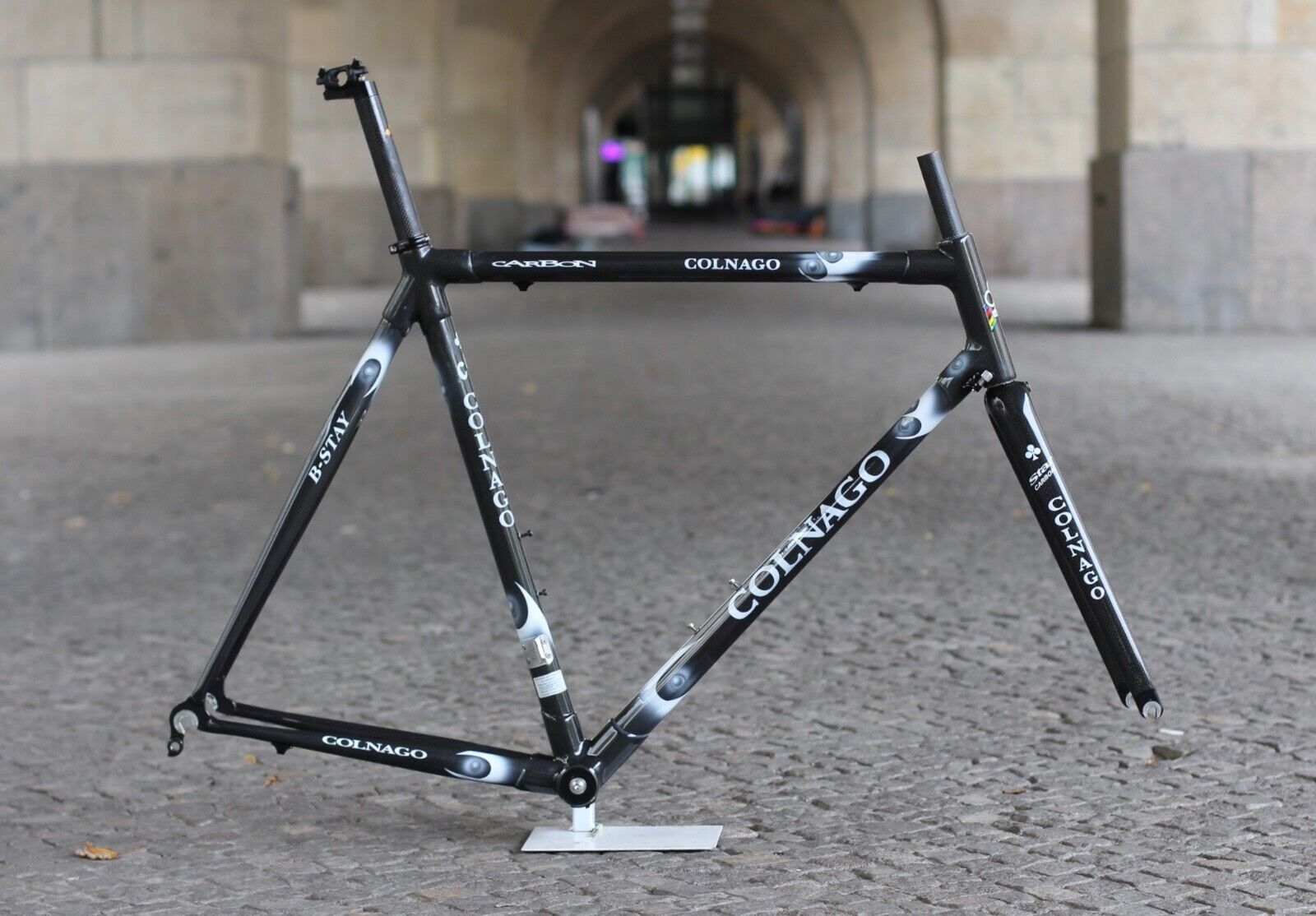 Colnago C40 B-Stay Carbon Frame & Star Fork / 56 cm / 1.672g Colnago C40 B-Stay Carbon Frame & Star Fork / 56 cm / 1.672g