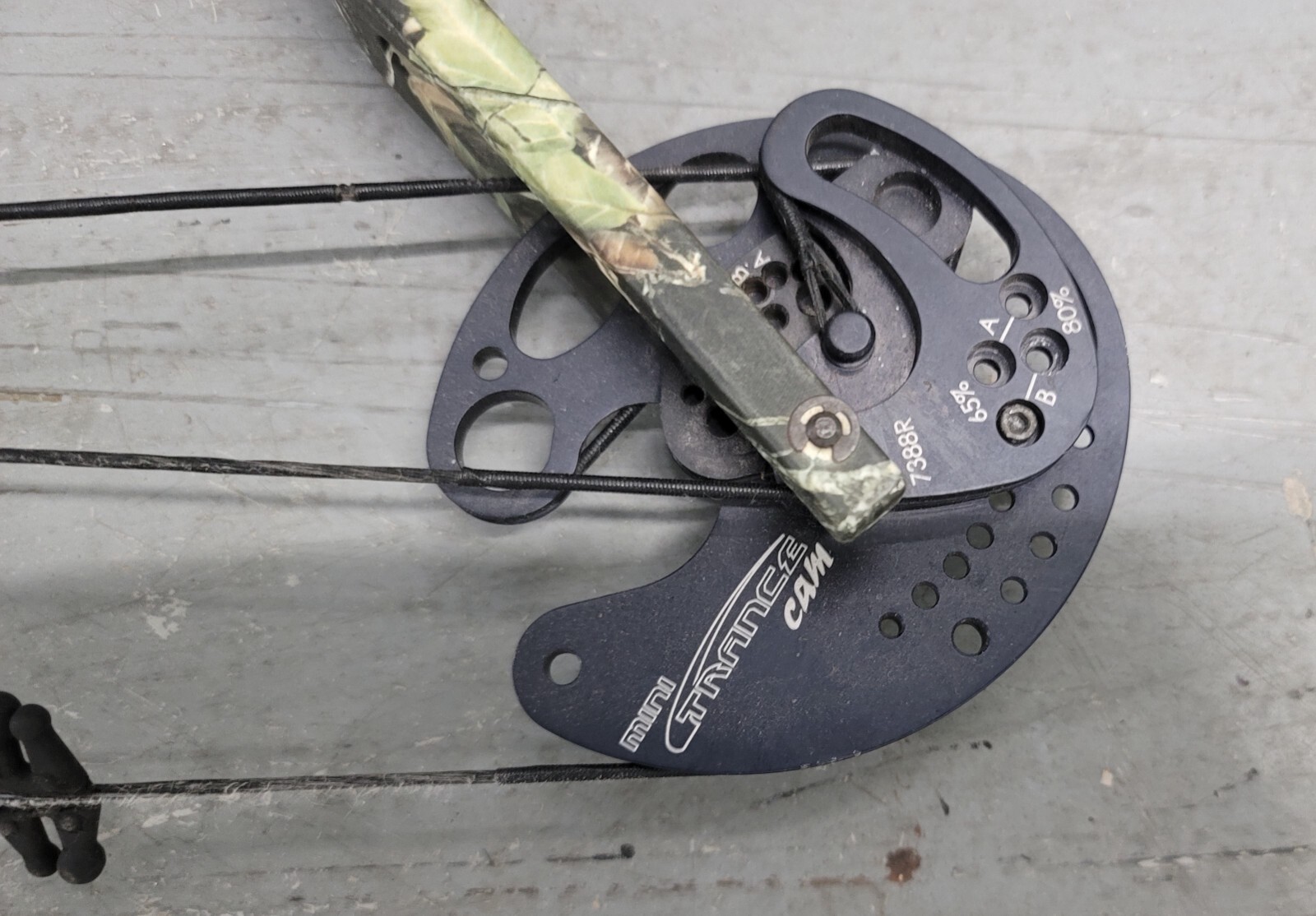 Browning Rage Camoflage compound bow, 29
