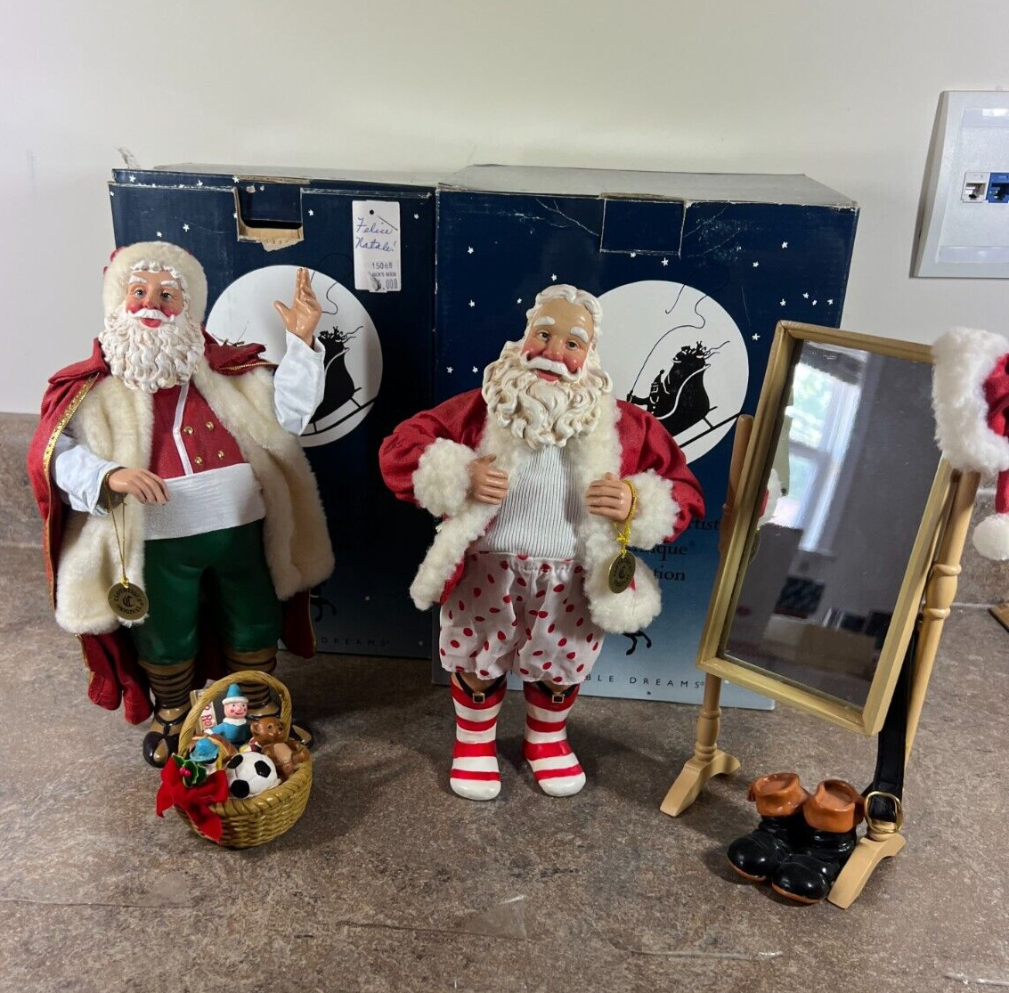 Lot of 2 Clothitique Santa Claus Figurines Feliice Natale