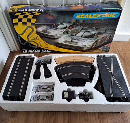 Scalextric 24 Heures du Mans 2台セット Scalextric Slot Car Set 1/32 Lemans 24 Works 2 cars | eBay