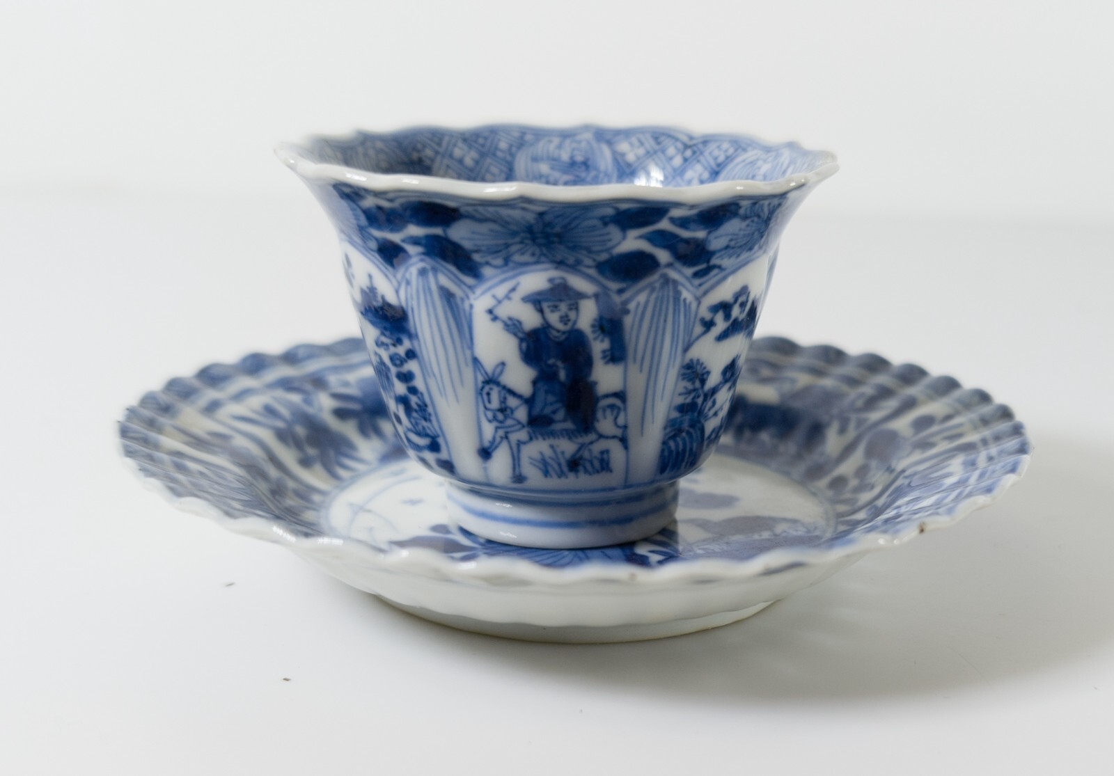 茶器　アンティーク Antique Chinese 19th C. Blue and White Kraak Style Cup and