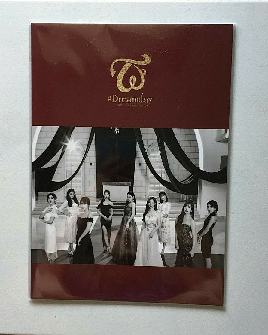 TWICE JAPAN #DREAMDAY DOME TOUR 2019 OFFICIAL PHOTOBOOK
