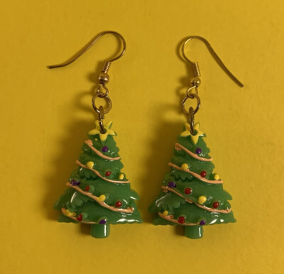 HANDMADE PAIR OF CHRISTMAS TREE HOLIDAY WOMENS FASHION EARRINGS
