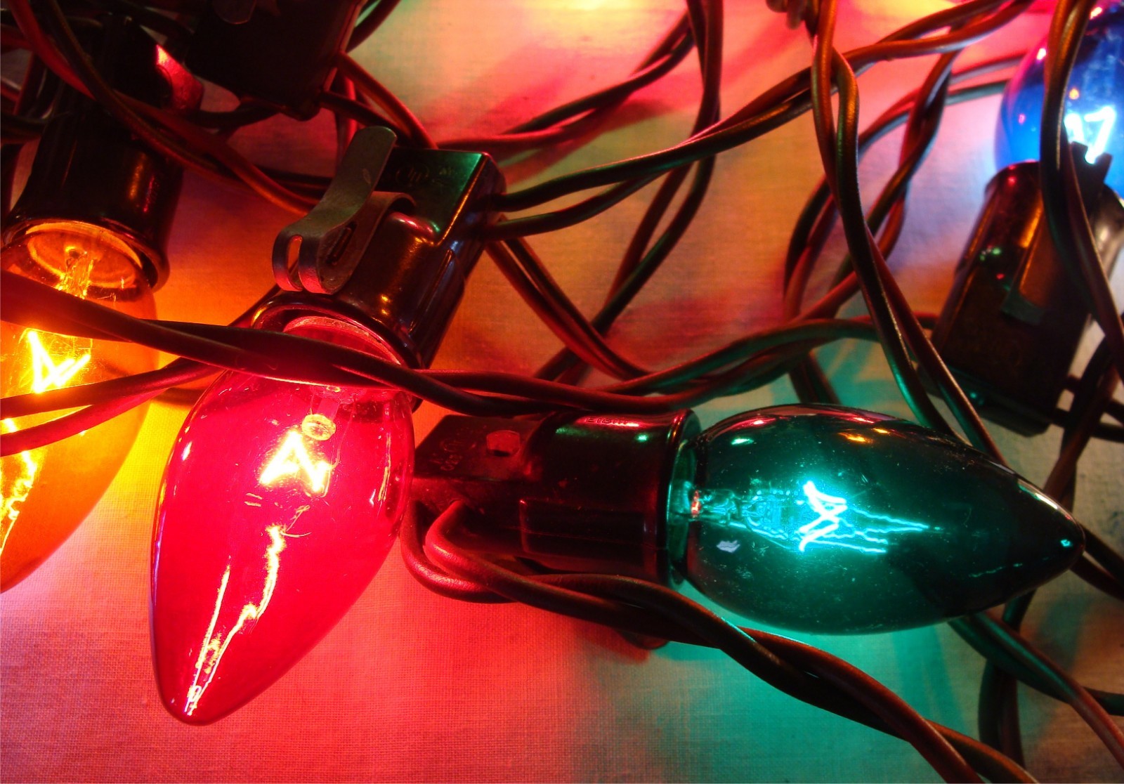 2 Vtg C9 Xmas Light Strings Transparent Bulbs 22 Sockets Noma Strand Red Green