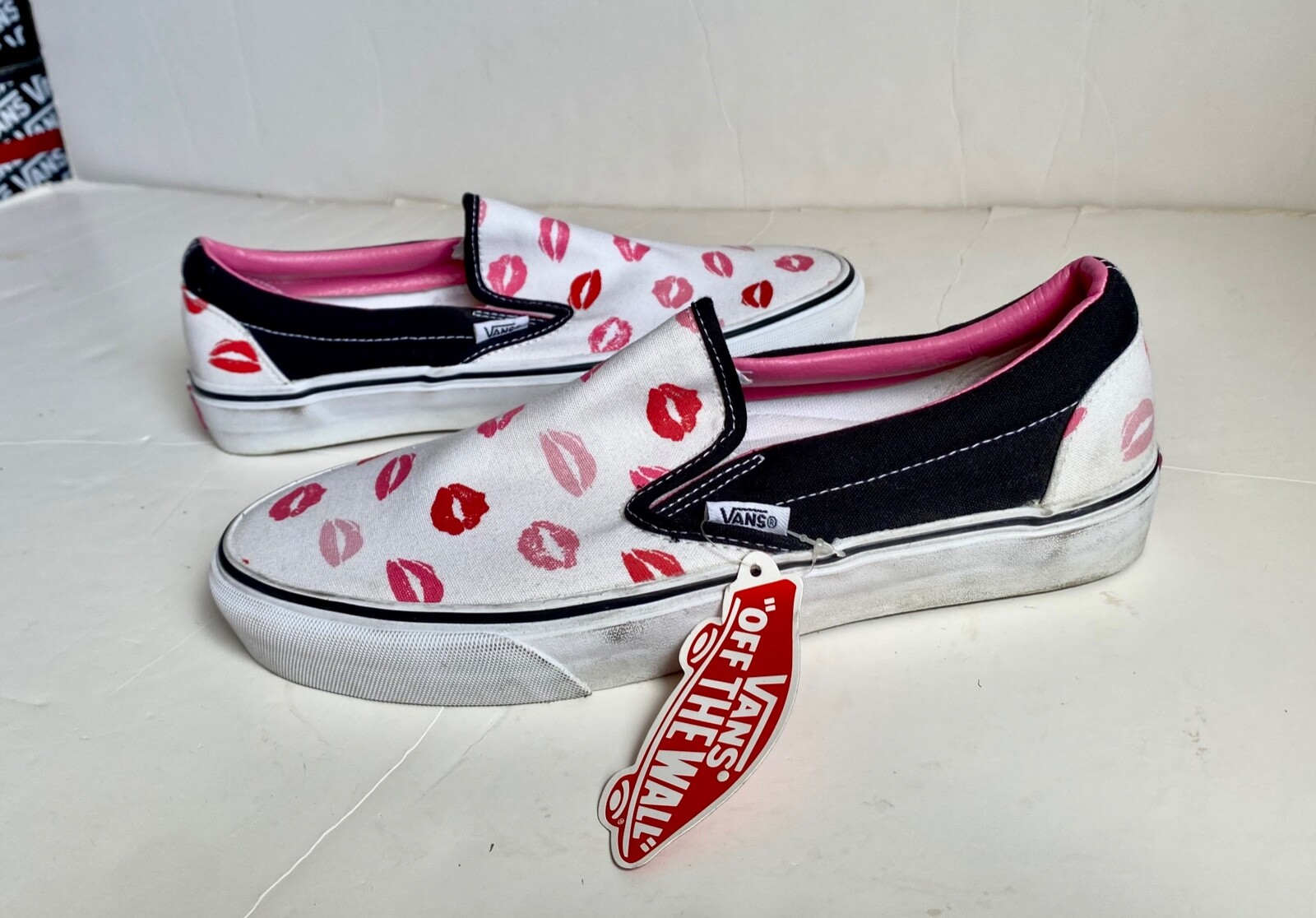 Vans スリッポン キスマークプリント Vans スリッポン キスマークプリント VANS新作スニーカー、中国