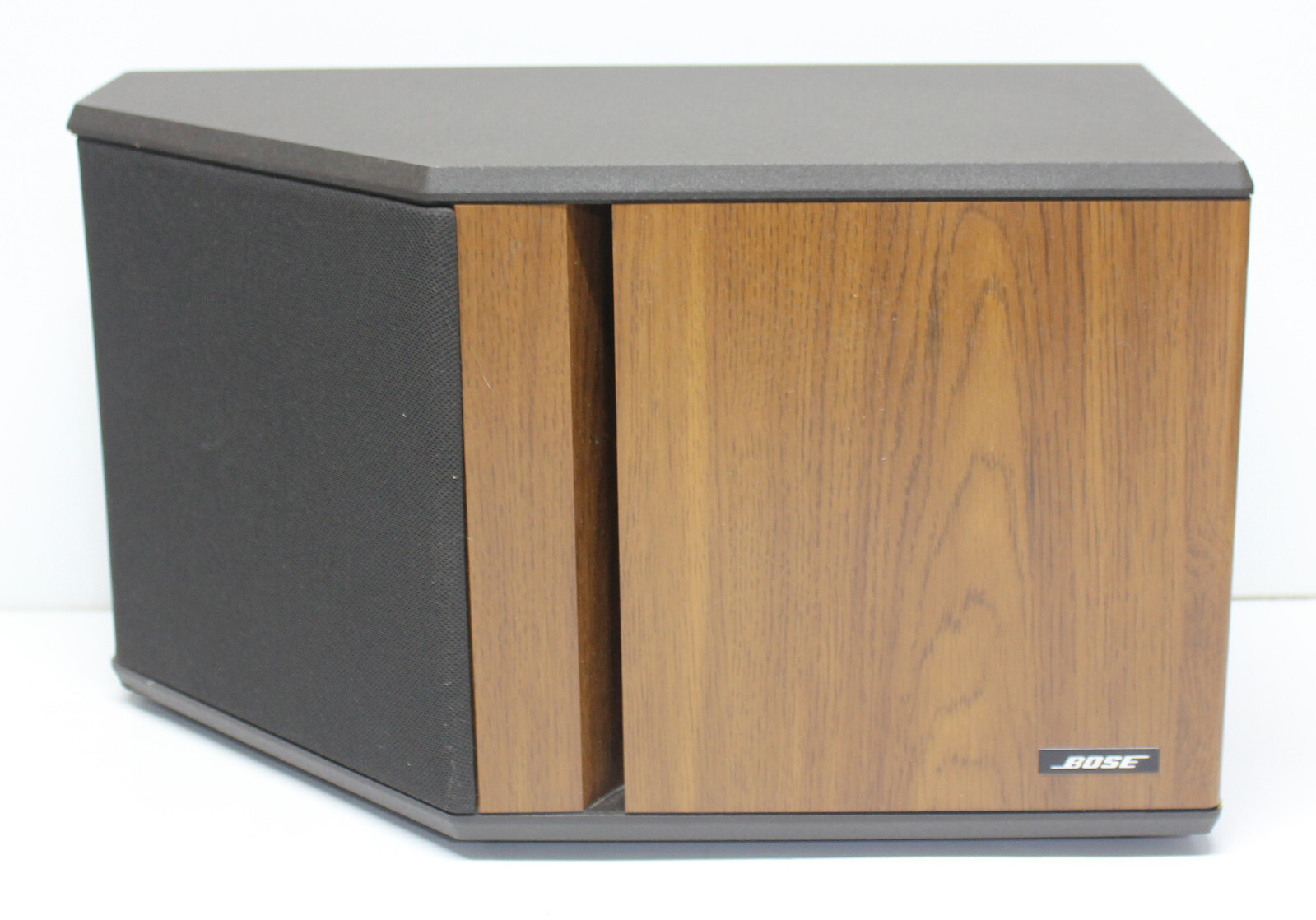 Vintage 1985 Bose 4.2 Stereo Everywhere Bookshelf Main Reflecting
