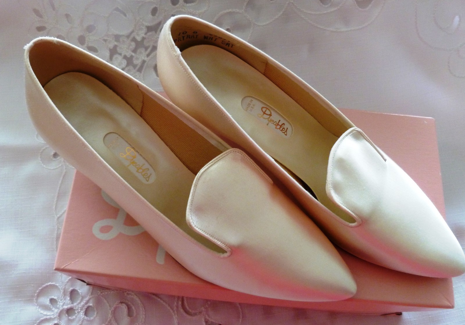 Bridal/Wedding Shoes -size 10M white/ivory Satin - Heels approx. 2