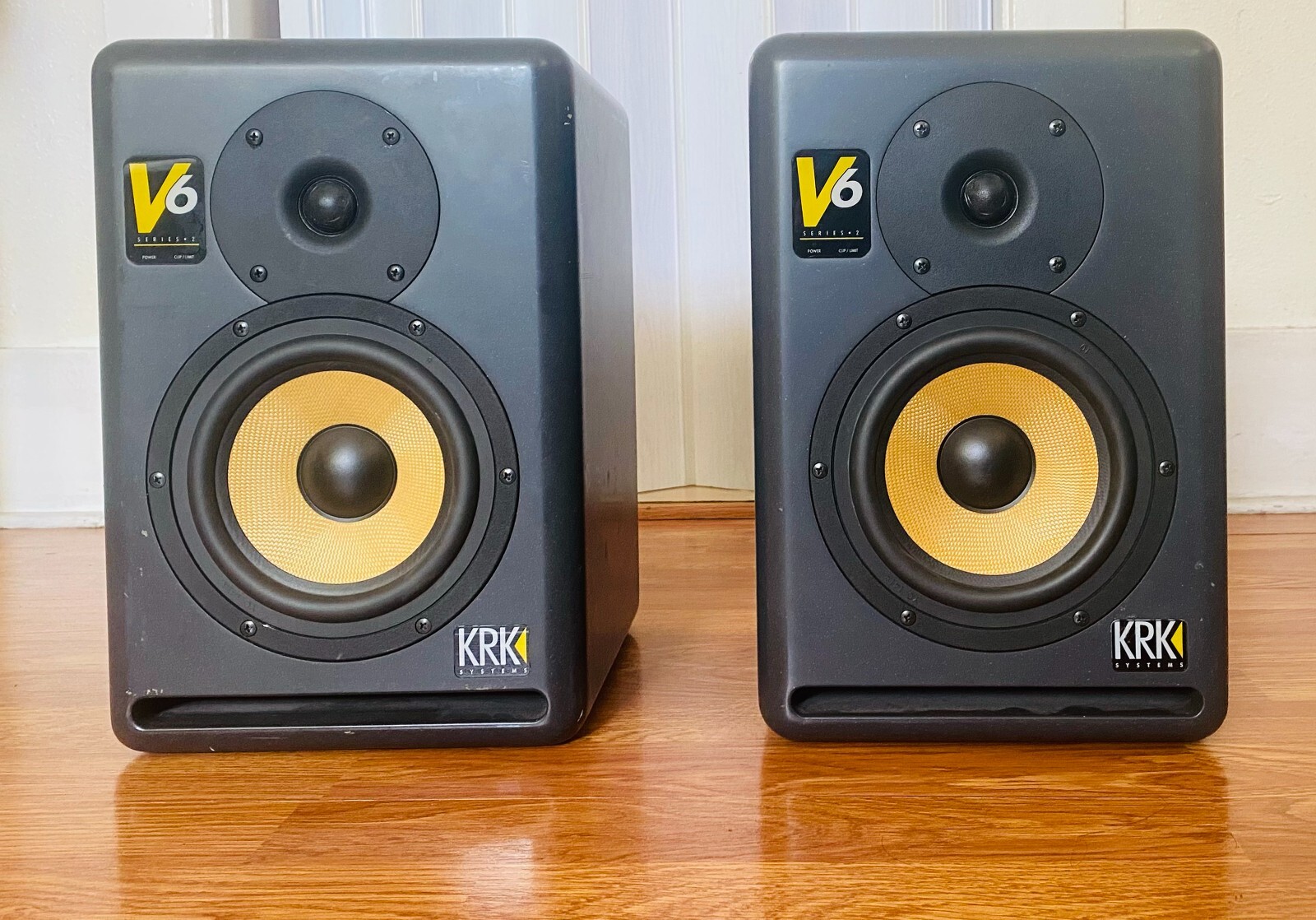 SQUARE ENIX - KRK KRK V6 Series 2 one pair of Powered Nearfield Studio Monitor