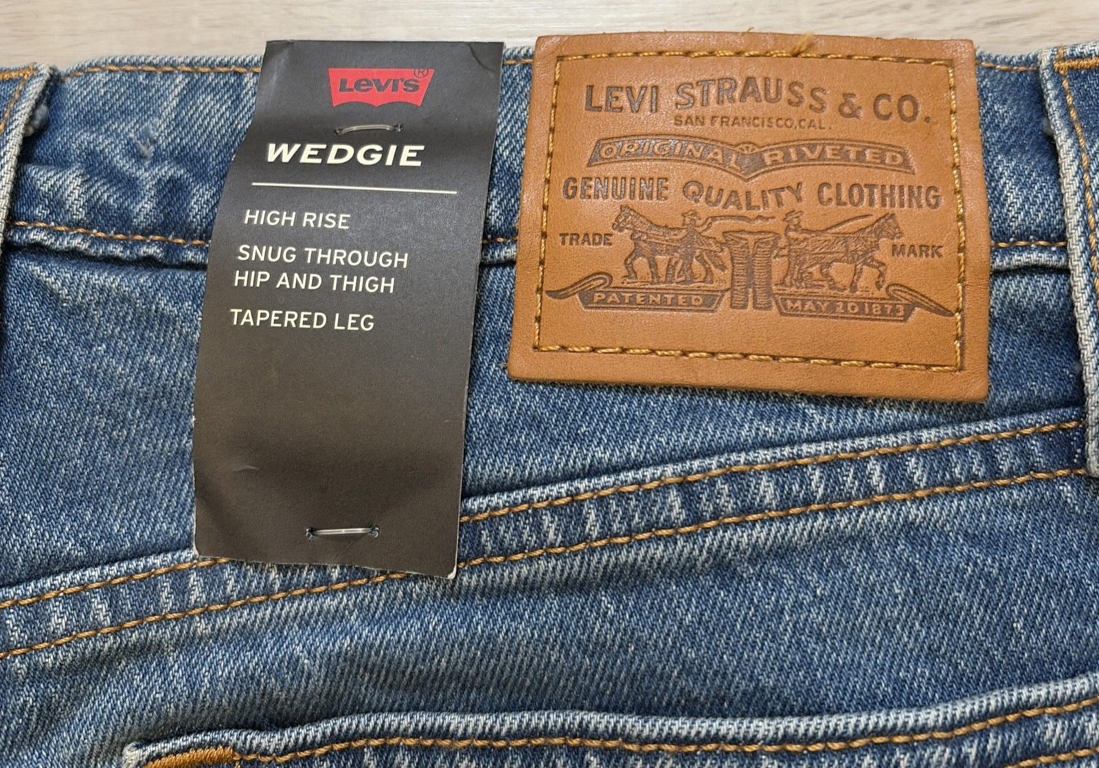 LEVIS PREMIUM WEDGIE NWT SZ 26 BLUE DENIM BUTTON FLY JEAN BIG E