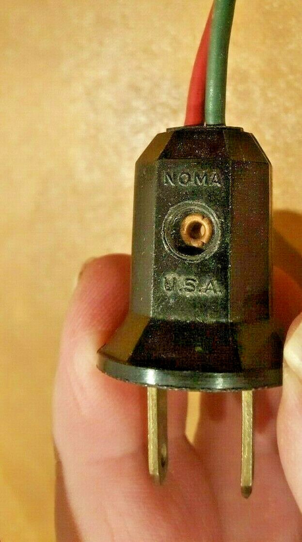 Vintage Noma Christmas 7 Light Swirl C-9 Ceramic Coated Bulbs Beads