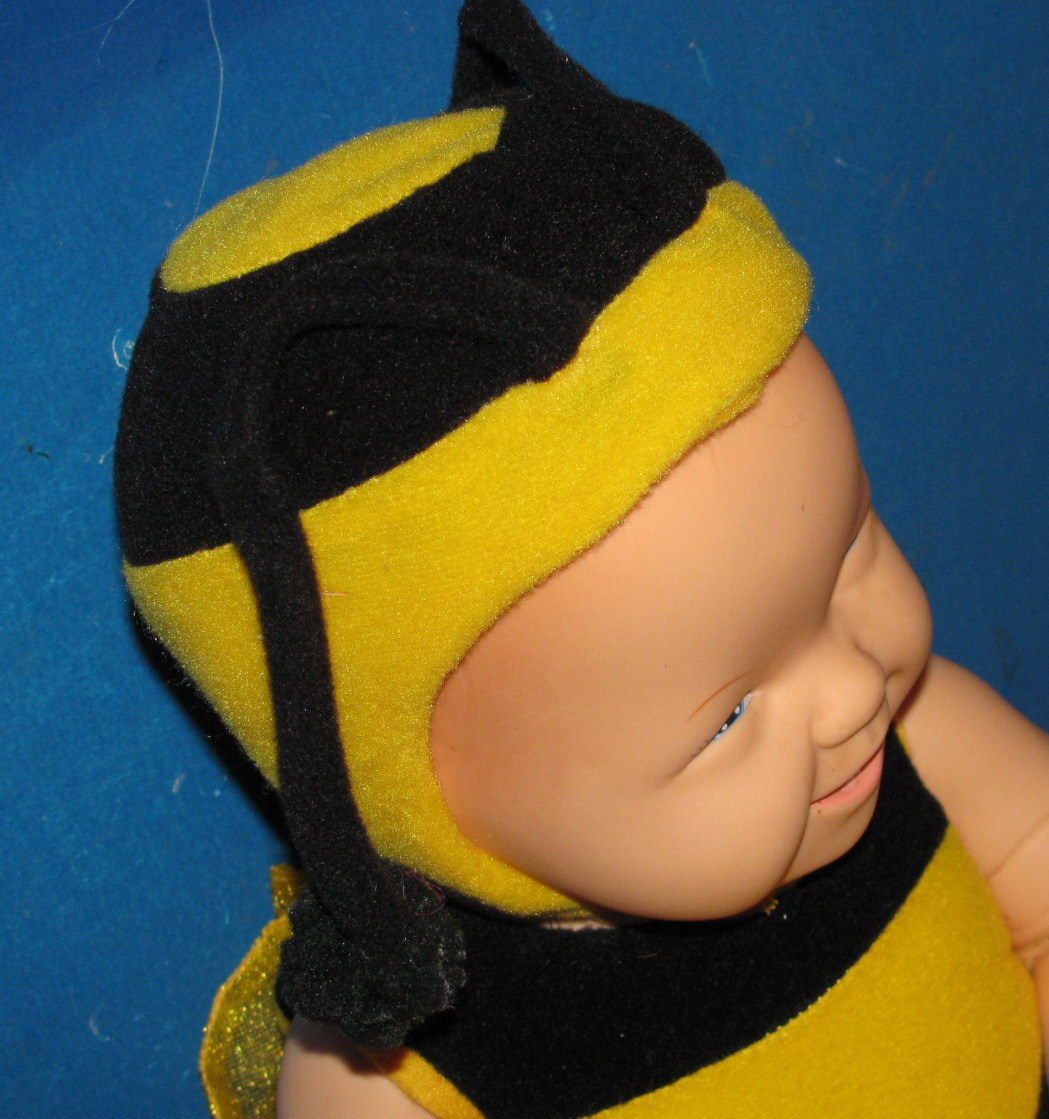 Unimax ANNE GEDDES Bumble Bee Doll/Original Outfit/Very Nice Condition.