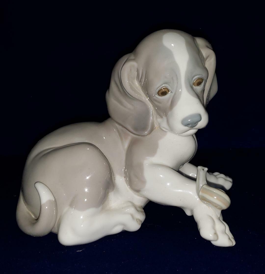 Lladro 1139 Dog and Snail - Retired