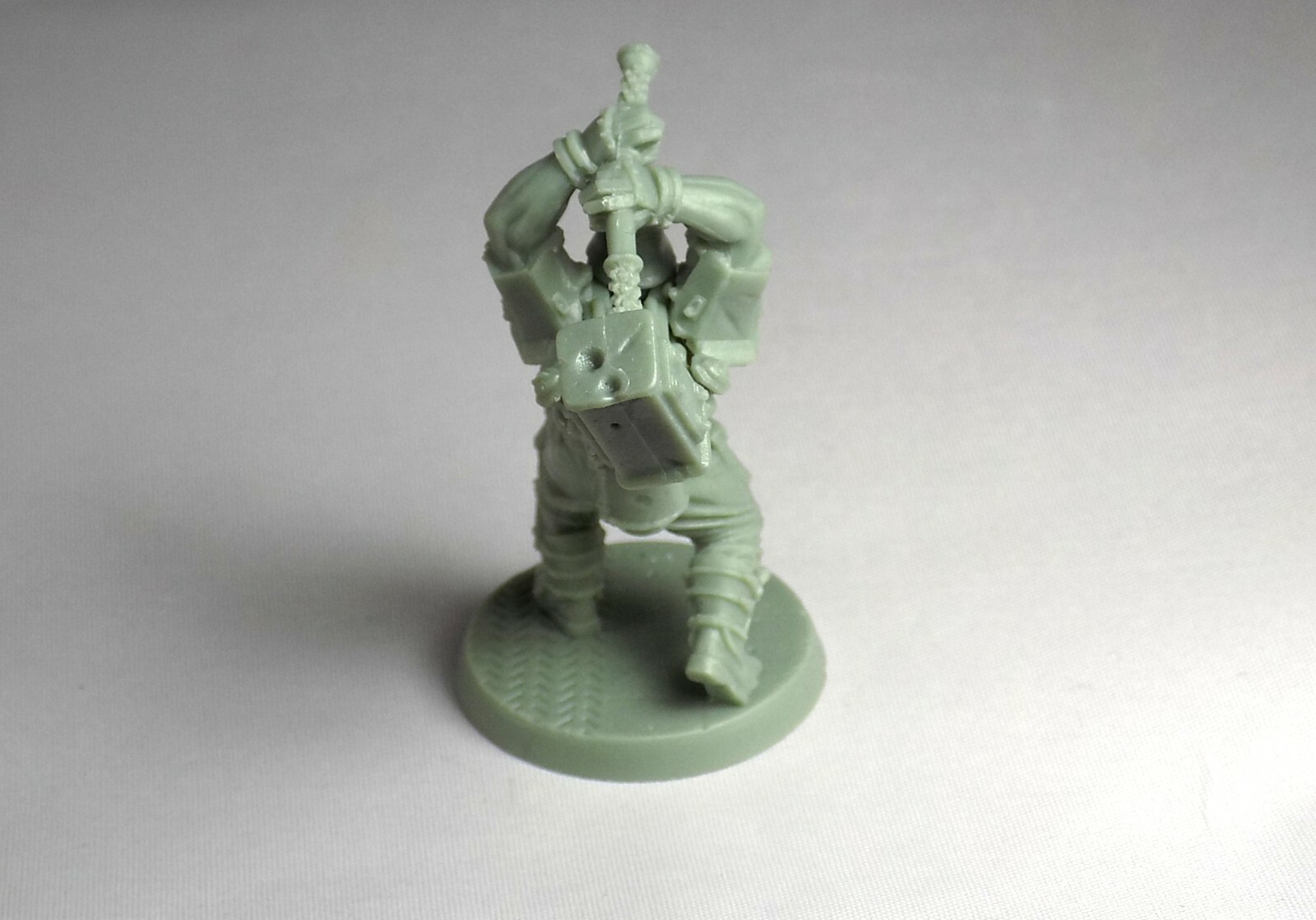 Übersoldat Miniatur Reichbusters Mythic Games Brettspiel Tabletop Figur Scifi