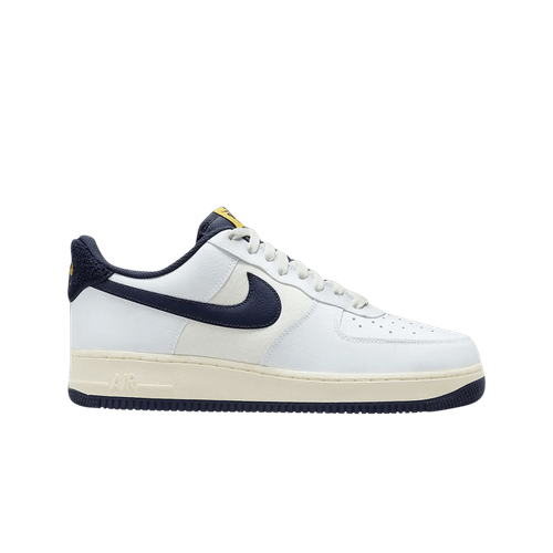 

Мужские кроссовки Nike Air Force 1 07 LV8 Varsity White Midnight Navy DO5220-141 Sne, White/midnight navy-sail, Nike Air Force 1 '07 LV8 Varsity White Midnight Navy
