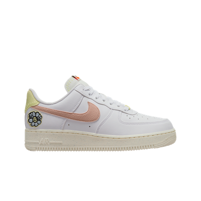 Nike air force 1 07 se women's white pink cheap