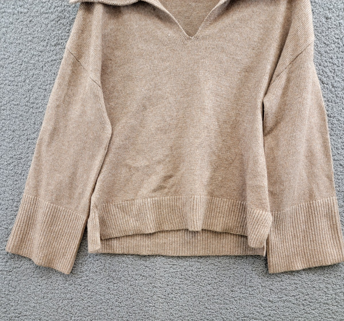 Vince Camuto V-neck Spread Collar Sweater Women's M Almond Beige Pullover - Picture 4 of 18