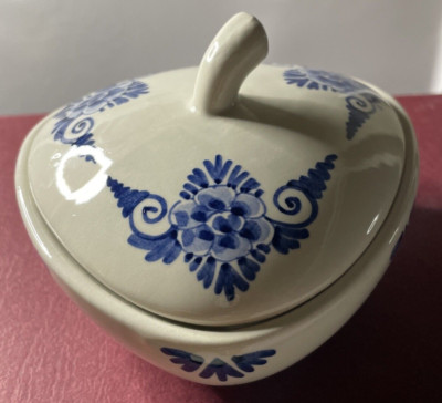 DELFTWARE Vintage Blue Floral Triangular Trinket Candy Dish Hand Painted W/ Lid