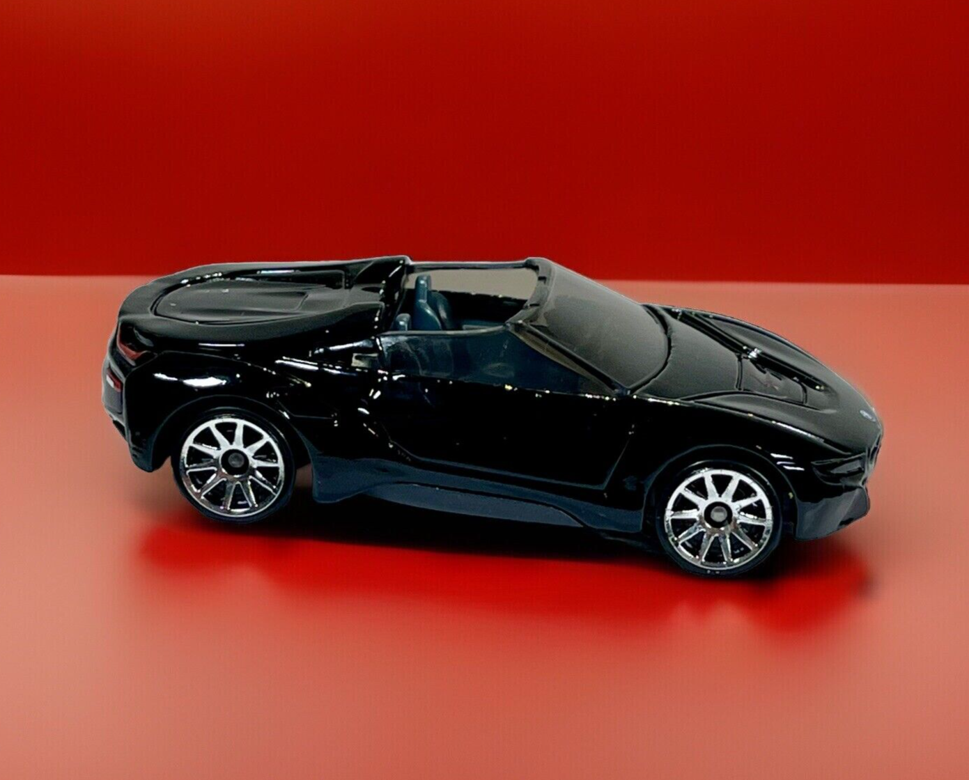 ミニカー i8 1/64スケール PARA64「Liberty Walk BMW i8」(ホットピンク