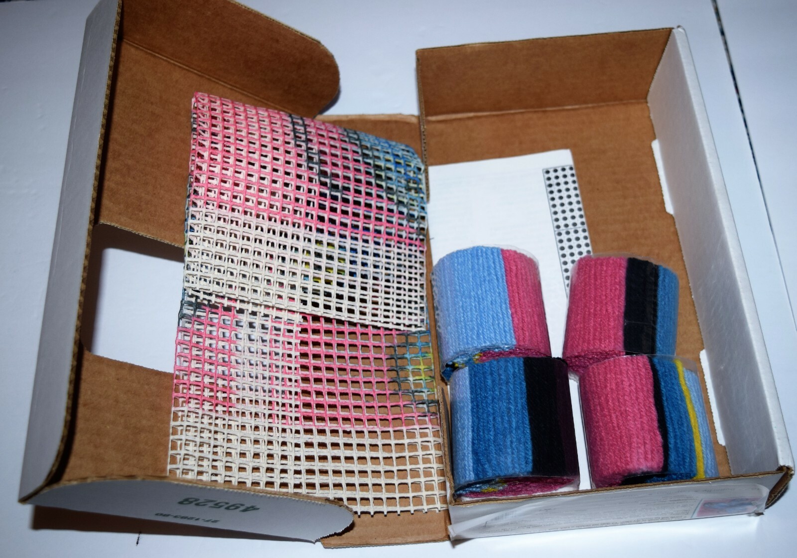 Wonderart Latch Hook Kit 12