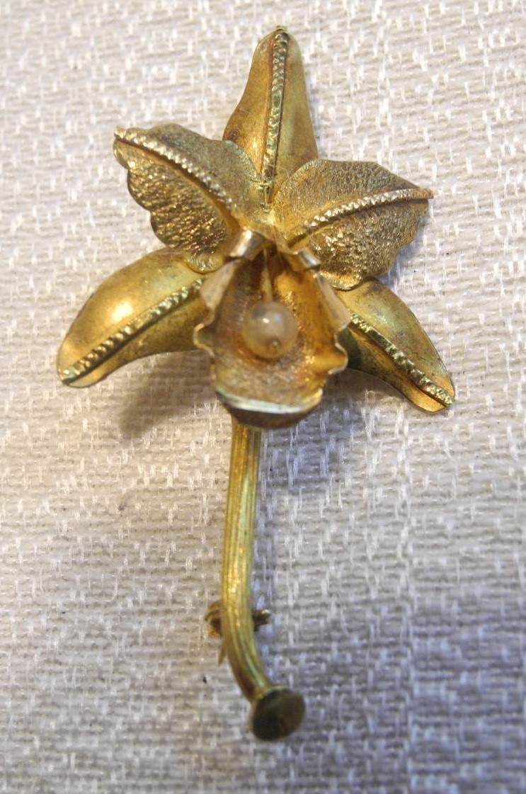18k Yellow Gold Jewelry Flower Pin Brooch Etched Texture Pearl Accent