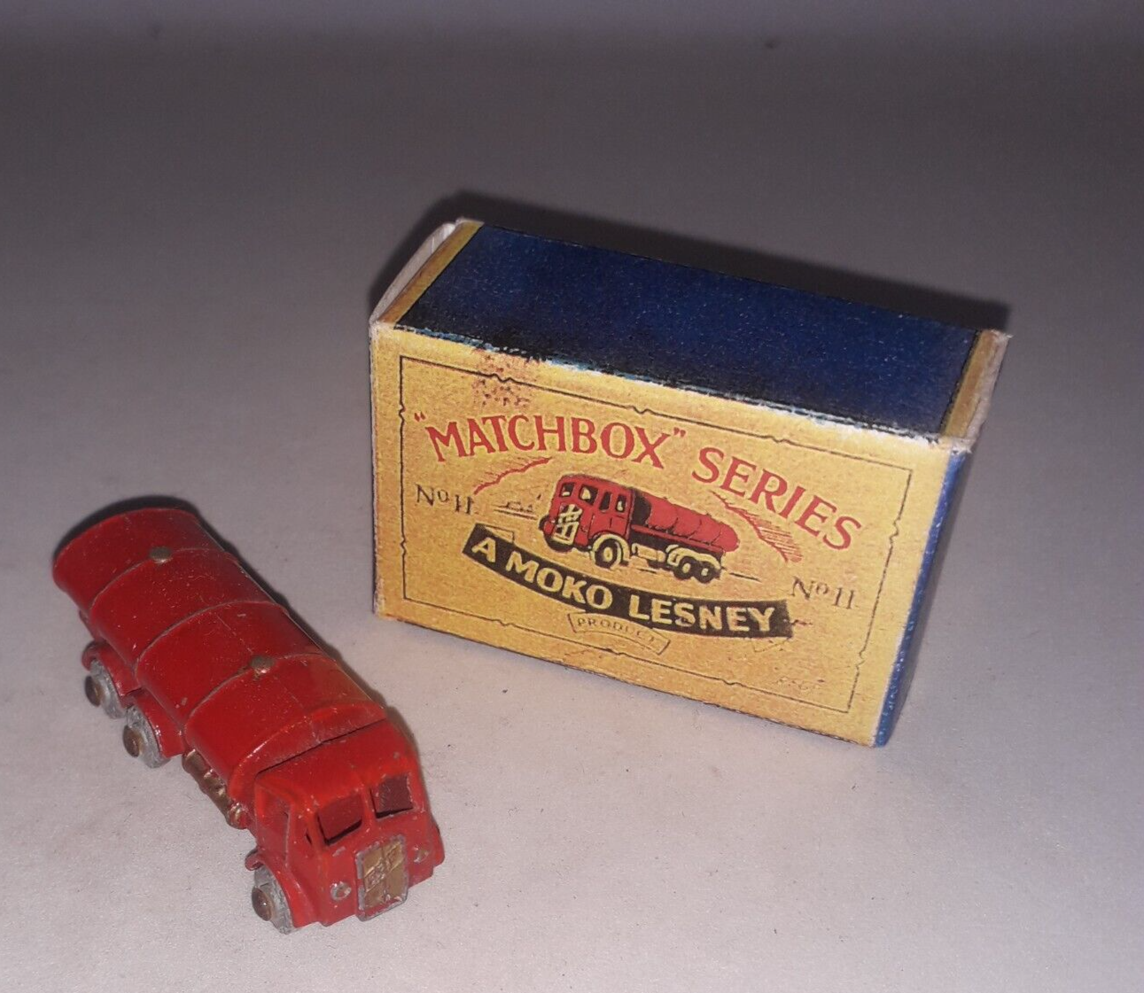 マッチボックス　レズニー　No.11 エッソ（ESSO）タンカー Matchbox Moko Lesney 11 a ERF Esso Tanker Lorry Original