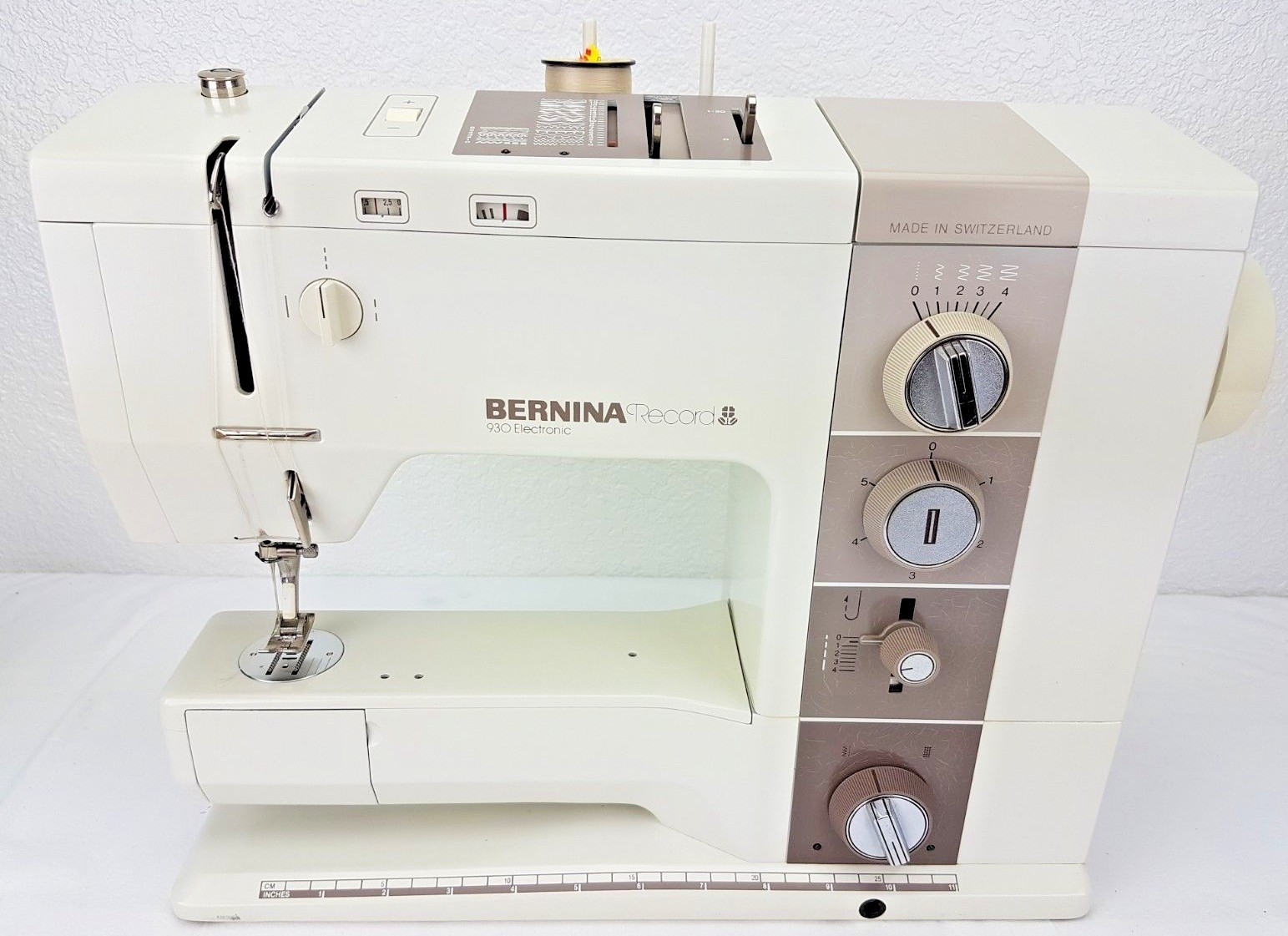 Bernina Record 930 Electronic Sewing Machine, Pedal, Accessory Kit, CASE, EXTRAS