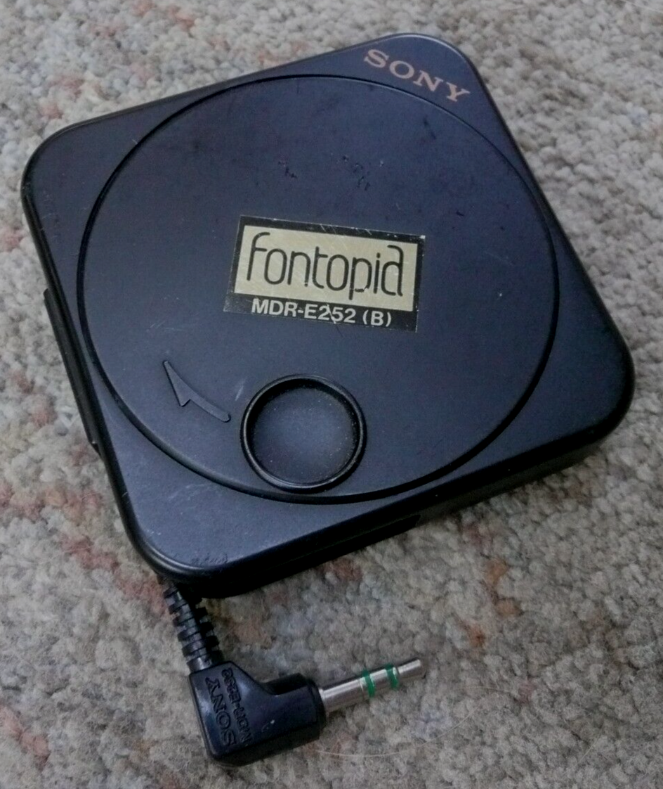 1982 Sony MDR-E252 (B) Fontopia First Ever Inner Ear 1982 Sony MDR-E252 (B) Fontopia First Ever Inner Ear